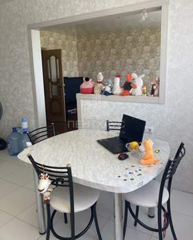 3-к квартира, вторичка, 80м2, 10/10 этаж