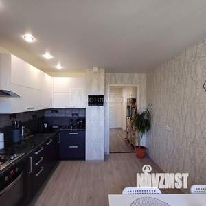 2-к квартира, вторичка, 62м2, 1/18 этаж