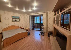 2-к квартира, вторичка, 76м2, 1/6 этаж