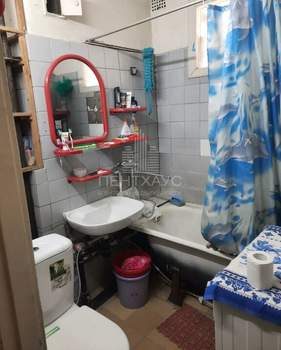 2-к квартира, вторичка, 43м2, 1/5 этаж