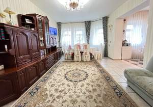 4-к квартира, вторичка, 128м2, 2/3 этаж