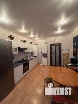 2-к квартира, вторичка, 76м2, 1/6 этаж