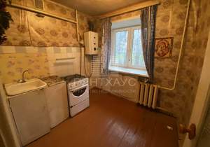 2-к квартира, вторичка, 42м2, 1/5 этаж